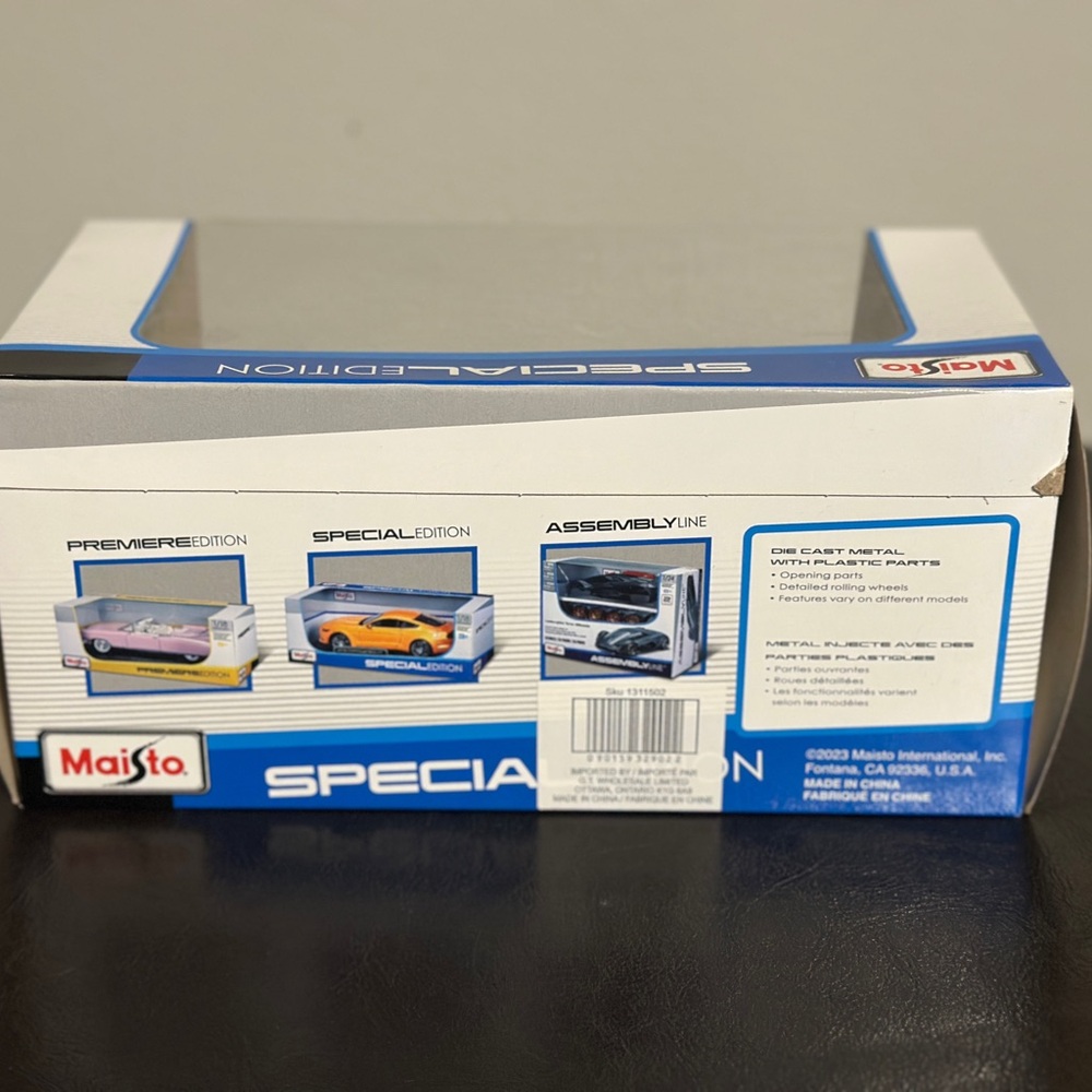 Black Mercedes-EQ 1:27 Scale Model Car - Picture 2 of 3